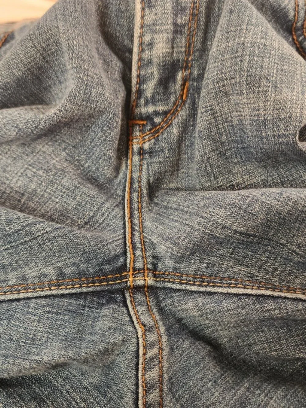 Women's LEVIs 525 Perfect Waist/ Straight Leg size 12M